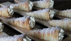 شیرینی قیفی خامه ای با خمیر هزارلا فقط با 2 قلم مواد + طرز تهیه