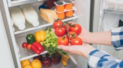 مضرات نگهداری گوجه فرنگی در یخچال رو میدونستی؟