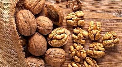 (ویدیو) با این ترفند، گردوی سنگی رو به کاغذی تبدیل کن