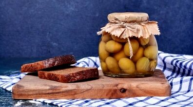 با چغاله بادام؛ خوشمزه ترین ترشی بهاری رو درست کن + طرز تهیه