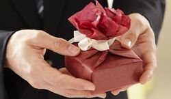ایده کادوی روز مادر بر اساس ماه تولد | خانم های متولدین هر ماه چه کادویی دوست دارن؟ 