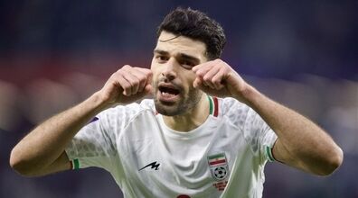 (ویدیو) صحنه مشکوکی که داور روی طارمی خطا نگرفت و منجر به گل قطر شد