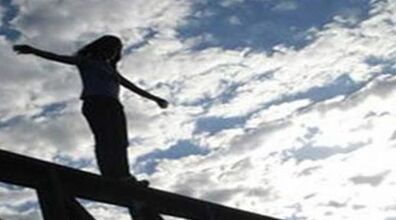 خودکشی عروس 15 ساله بخاطر ترس از لو رفتن فیلم مستهجن | دختر جوان به استقبال مرگ رفت