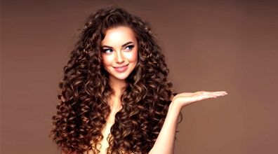  بدون حرارت فقط با یک لنگه جوراب موهاتو فر کن + ویدیو
