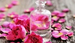 این همه خاصیت فقط از گلاب ! | با خواص شگفت انگیز گلاب برای بدن آشنا شوید