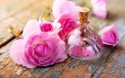 گلاب؛ سحر آمیز ترین عرق گیاهی برای محافظت از چشم
