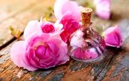 گلاب؛ سحر آمیز ترین عرق گیاهی برای محافظت از چشم
