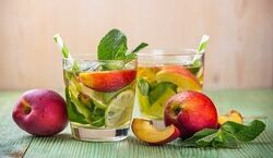طرز تهیه موهیتو هلو در 15 دقیقه به روش کافی شاپی!