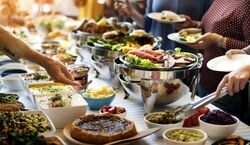 تو این رستوران های تهران خودت غذات رو سرو کن | 5 تا از بهترین رستوران های سلف سرویس تهران + عکس