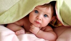 نوزادت رو نبر آتلیه خودت تو خونه ازش عکس بگیر | ایده ژست عکاسی نوزاد + فیلم