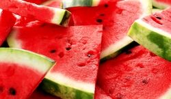 فال هندوانه ویژه شب یلدا | کنار فال حافظ فال هندونه هم بگیر!