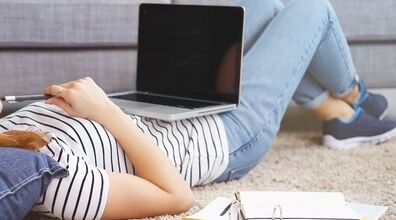 اگه لپ تاپ رو به جای میز روی پام بزارم چی میشه؟