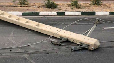 سقوط وحشتناک تیر برق بر سر سه جوان + فیلم