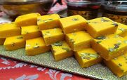 لوز زعفرانی؛ شیرینی تبریزی خانگی + طرز تهیه 