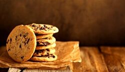 کوکی آمریکایی با چیپس شکلات رو اینجوری درست کن + طرز تهیه