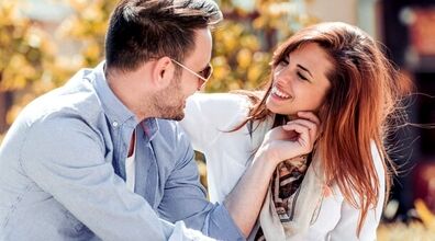 روش های جذب خانم ها با زبان بدن | چطور مرد جذاب تری باشیم؟