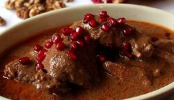 اگه می خوای فسنجون خوش رنگ بشه کاکائو بریز توش!! + نکات و فیلم 