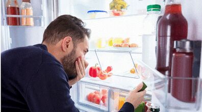 سریع‌ ترین راه‌ های از بین بردن بوی بد یخچال + آموزش