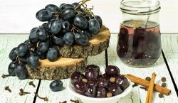 ترشی انگور سیاه، طعمی متفاوت از ترشی  + طرز تهیه 