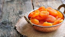 طرز تهیه برگه زردآلو قیسی با 4 روش | خودت تو خونه زردآلو خشک کن 