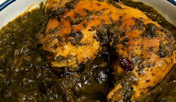 طرز تهیه خورش آلو اسفناج مجلسی با مرغ + فیلم آموزشی