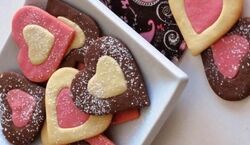 قلب شکلاتی؛ شیرینی شیک و ساده برای عید نوروز + آموزش