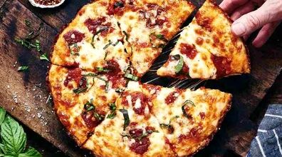طرز تهیه پیتزا تابه ای خانگی و خوشمزه بدون نیاز به فر | اینجوری بدون نیاز به فر پیتزا بپز