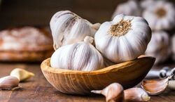 قبل از خواب یه حبه سیر بذار زیر بالشت + فواید