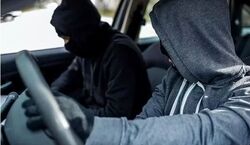 (ویدیو) ترفند جدید سارقان برای سرقت خودرو با تخم مرغ 