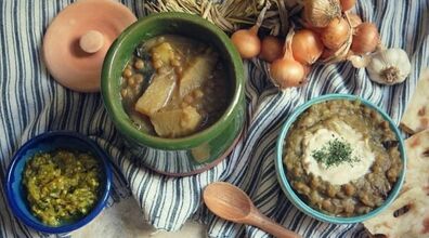 طرز تهیه آبگوشت کلم قمری همدانی + راز خوشمزه‌ تر شدن آن