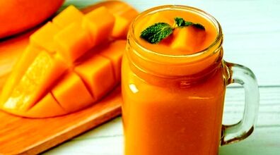 طرز تهیه اسموتی انبه؛ فوق‌العاده برای روزهای داغ تابستان + فیلم