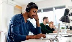 اگه موقع کار کردن موزیک گوش بدیم چی میشه؟ + توضیحات