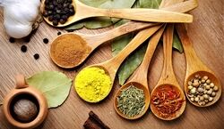 5 تا ادویه ای که سیستم ایمنی‌ بدن رو تقویت می‌ کنن + عکس