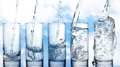 تو یه روز نباید 8 لیوان آب بخوری!!! + مضرات