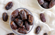  خرما رو از چه سنی میشه به بچه ها داد؟ + فواید 