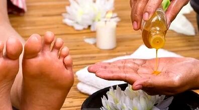  کف پاهاتو قبل از خواب اینطوری چرب کن و معجزه اش رو ببین + فواید