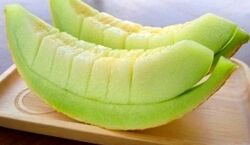  می دونستین خربزه سه هیچ از هر میوه ای برای آقایون جلوتره؟ 