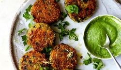 کوکو باقلا سبز؛ غذای اصیل مازندرانی با بافتی ترد و پفکی! + طرز تهیه
