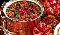 طرز تهیه آش انار به سبک شهرهای مختلف ایران برای شب یلدا 