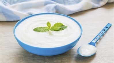 9 دلیلی که ثابت میکنه باید شب ها ماست بخورین!! 