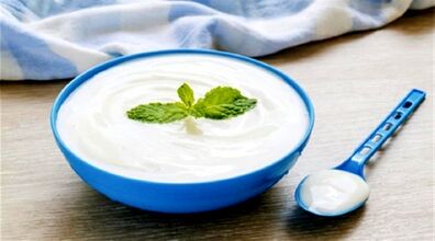 9 دلیلی که ثابت میکنه باید شب ها ماست بخورین!! 