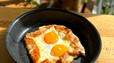 سیمیتم یومورتا، خوشمزه‌ترین صبحانه ترکی + طرز تهیه 