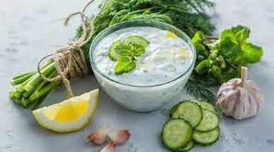 کدوم سبزی رو بریزم تو ماست و خیار ‌| چاشنی و ادویه مخصوص ماست و خیار