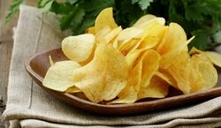دیگه چیپس نخر، خودت تو خونه درست کن | طرز تهیه چیپس سیب زمینی خانگی به روش بازاری + فیلم 