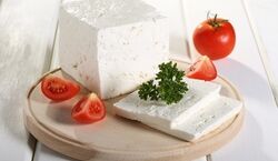 این نشانه ها میگن نباید پنیر بخوری! | پنیر برای چه کسانی مضر است؟