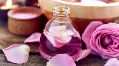  خواص بینظیر گلاب برای خانم ها + روش
